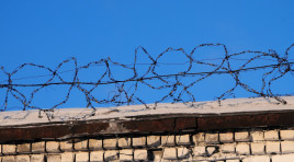 Из оленегорской колонии осуждённый сбежал в Мурманск