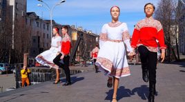 Творческие коллективы поздравили северян с Днём области