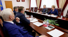 Губернатору рассказали об объединении поликлиник в Мурманске