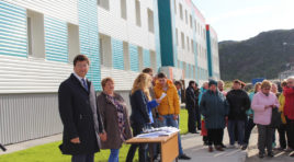 Жители Териберки отмечают новоселье