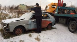 С улиц Мурманска вывозят старые автомобили