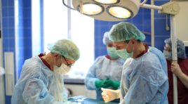 Хирурги-травматологи в клинике Пирогова провели почти 1200 операций