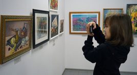 В Мурманске работает выставка художников и мастеров декоративно-прикладного искусства