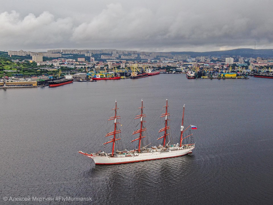Барк «Седов» пришёл в Мурманск, преодолев семибалльный шторм