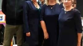 Волонтёры из рыбного порта и их собаки помогают больным детям