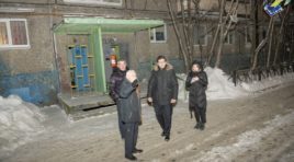 Е. Никора проверил дворы на улице Морской