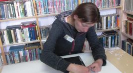 В Мурманской области осуждённые колонии-поселения реставрируют книги