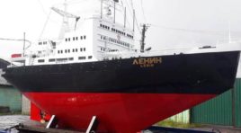 Миниатюрную копию ледокола изготовили в колонии