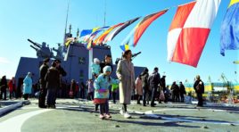 Около 9 тыс. посетителей побывало на борту фрегата «Адмирал Горшков»