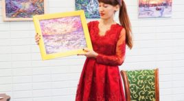 В Мурманске работает выставка работ Оксаны Свинар