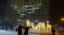 В День всех влюблённых на «Арктике» зажгли сердце